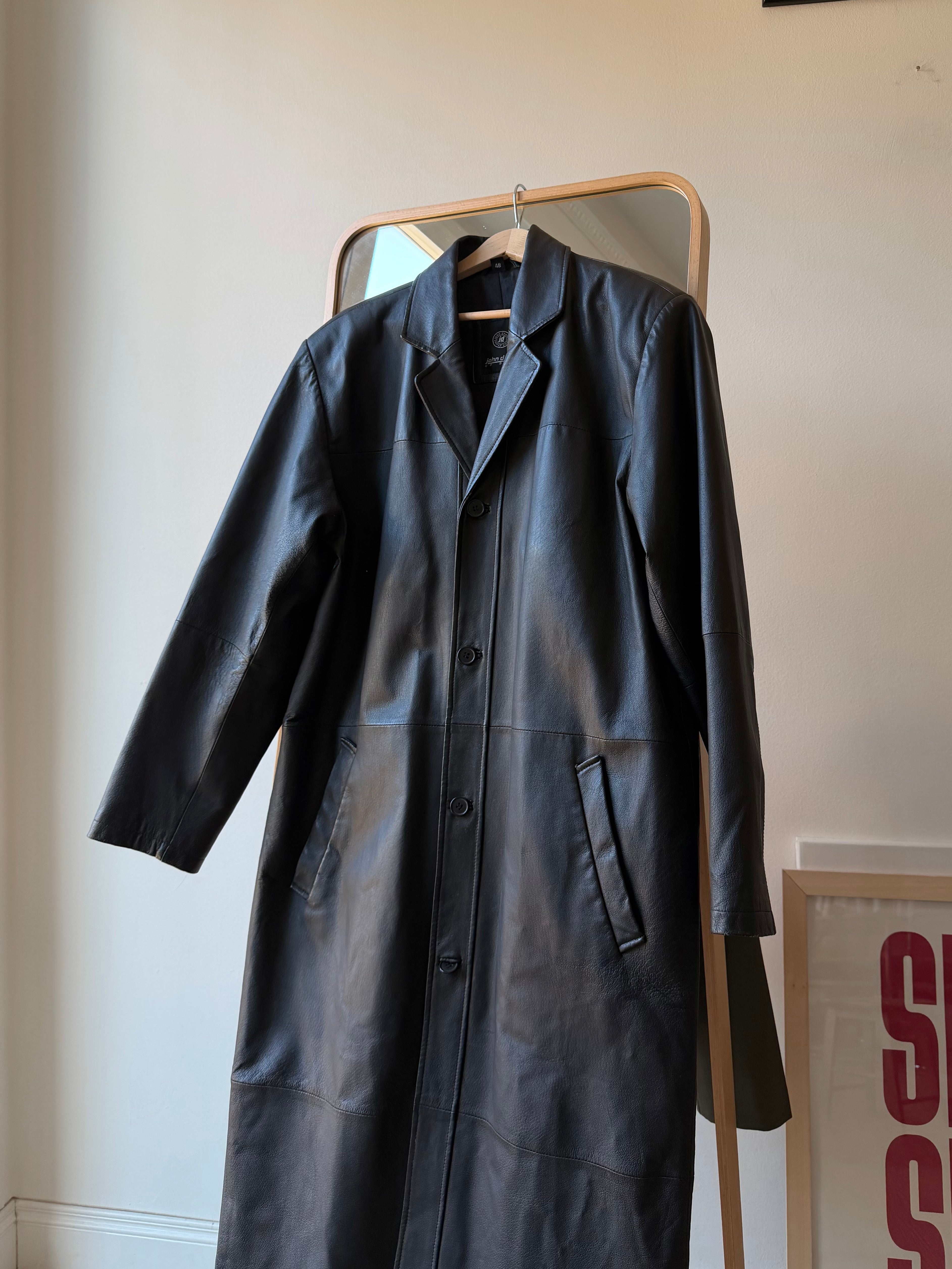 TRENCH IN PELLE NERA