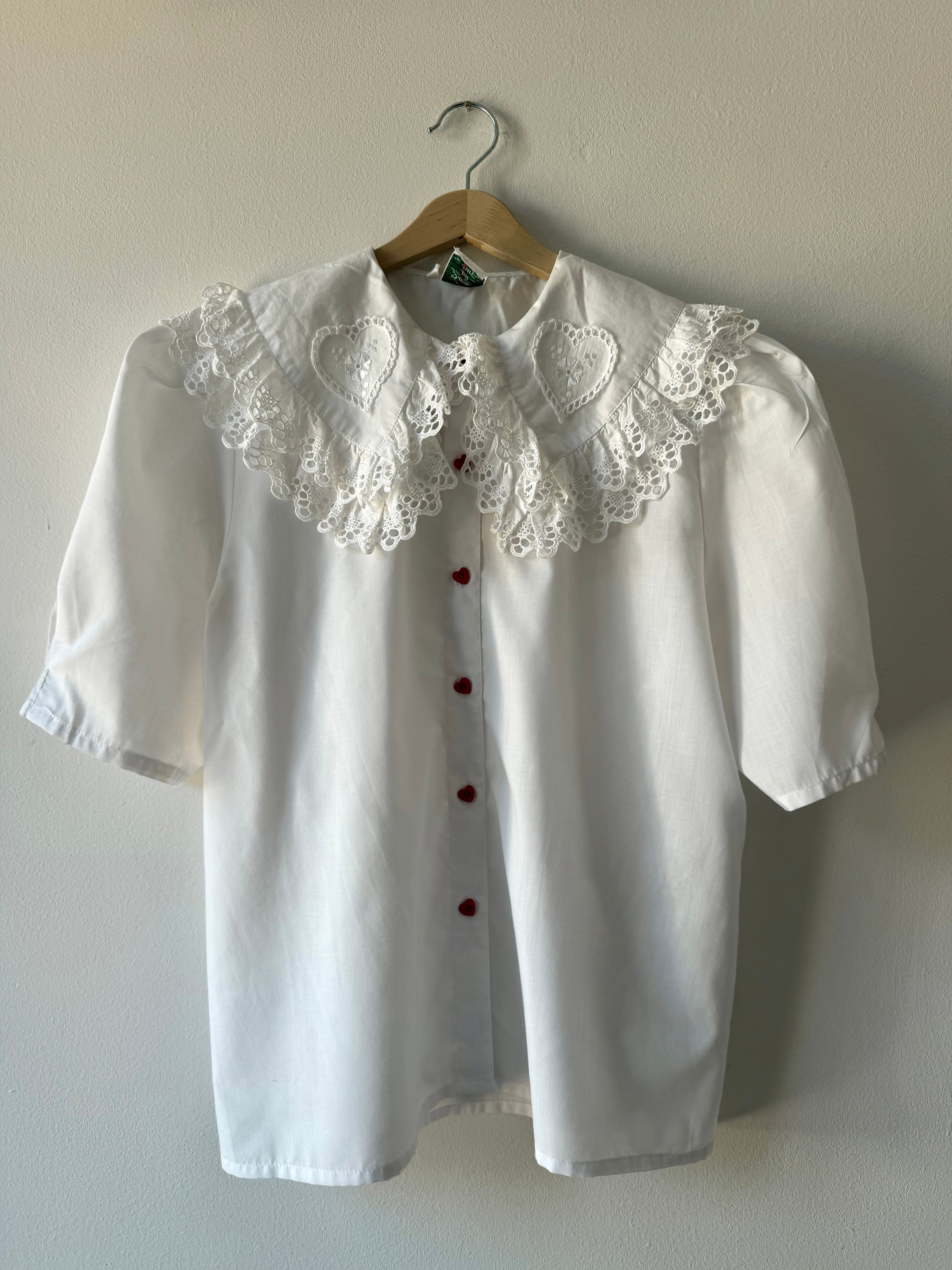 CAMICIA ROMANTICA CON MAXI COLLETTO A CUORE