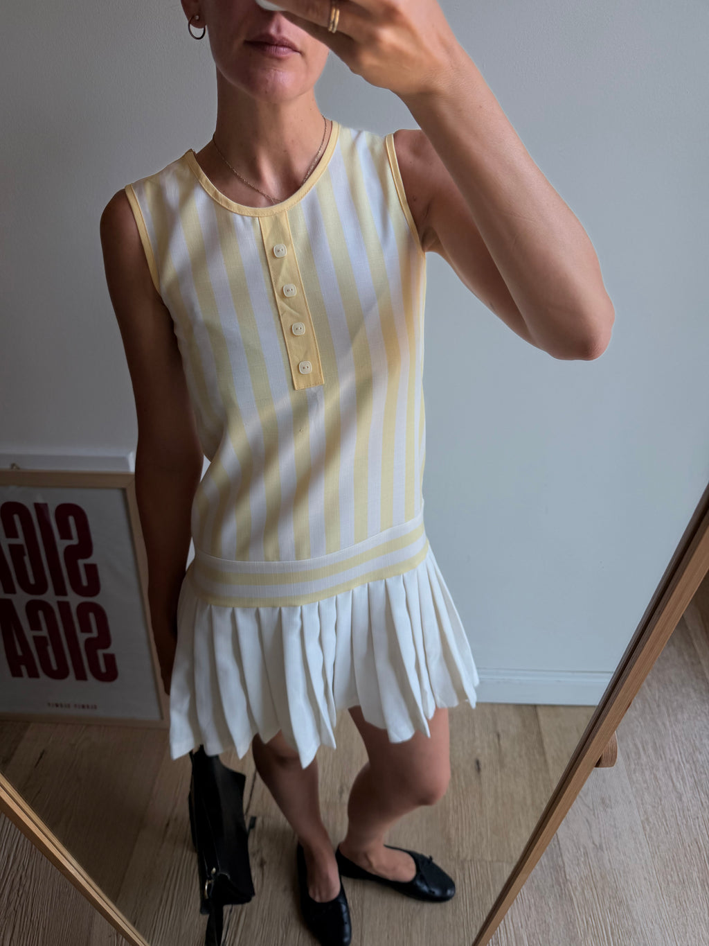 ABITO DA TENNIS A RIGHE
