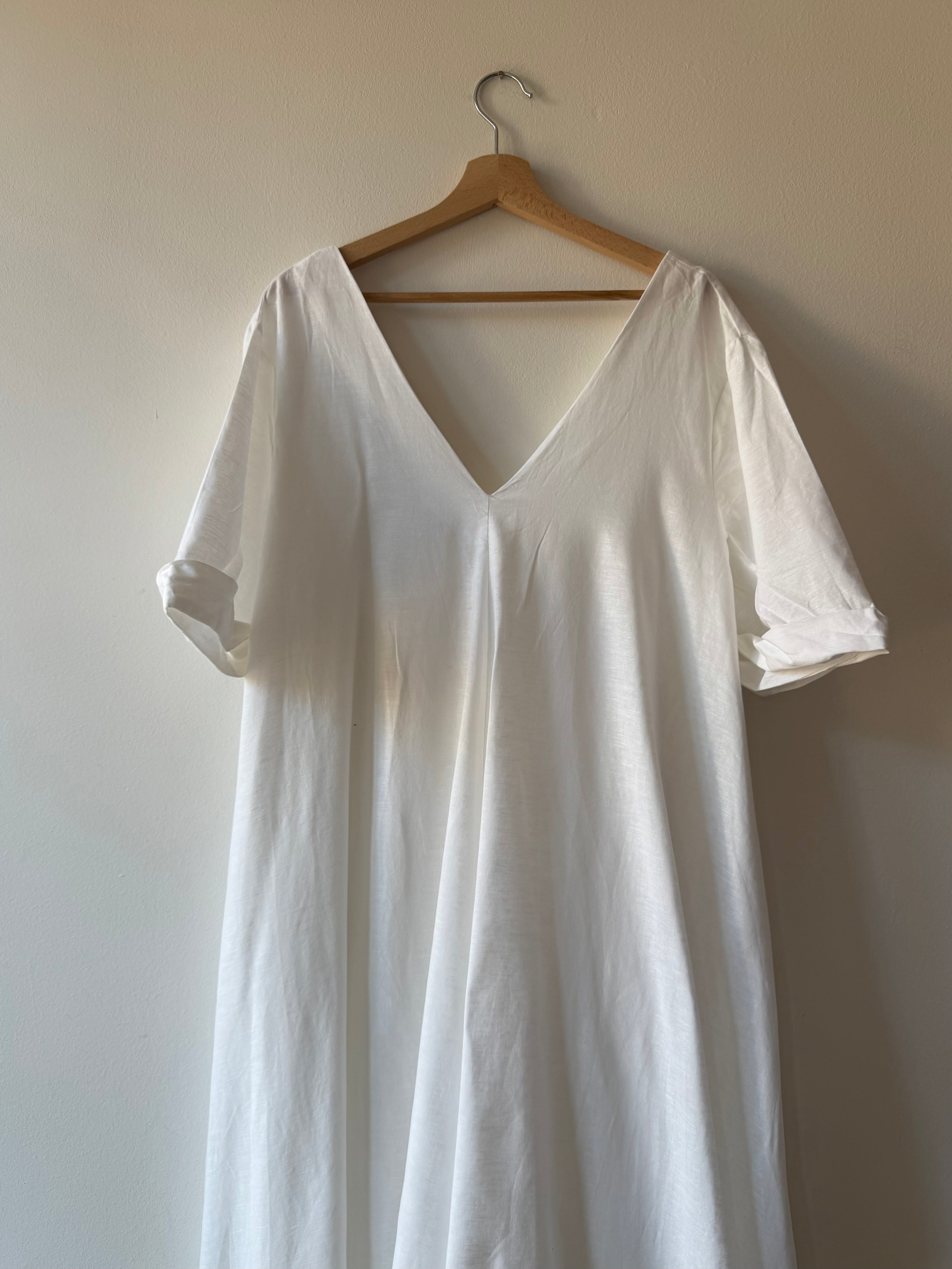MAXI VESTITO IN LINO BIANCO