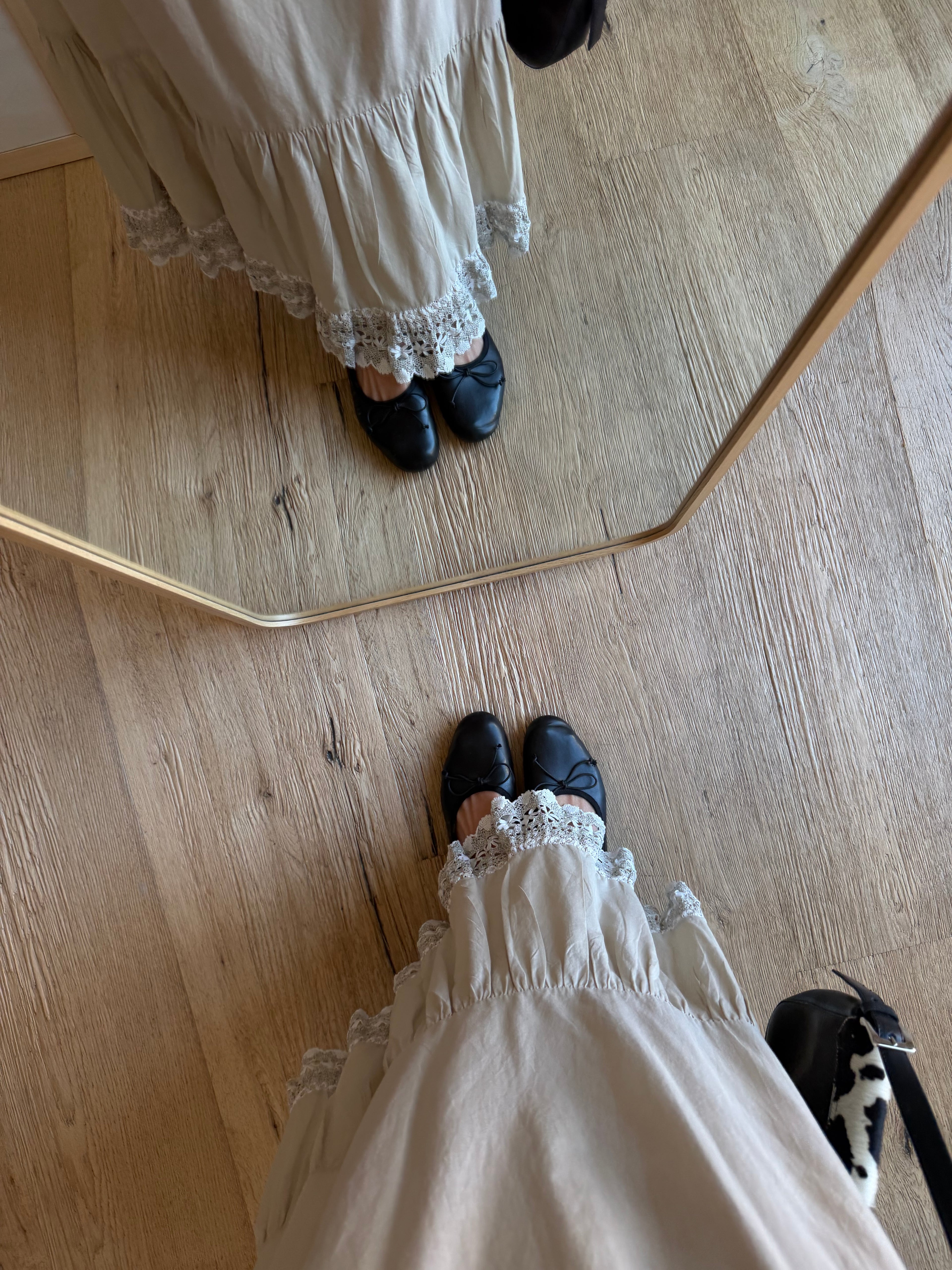 GONNA BEIGE CON VOLANT