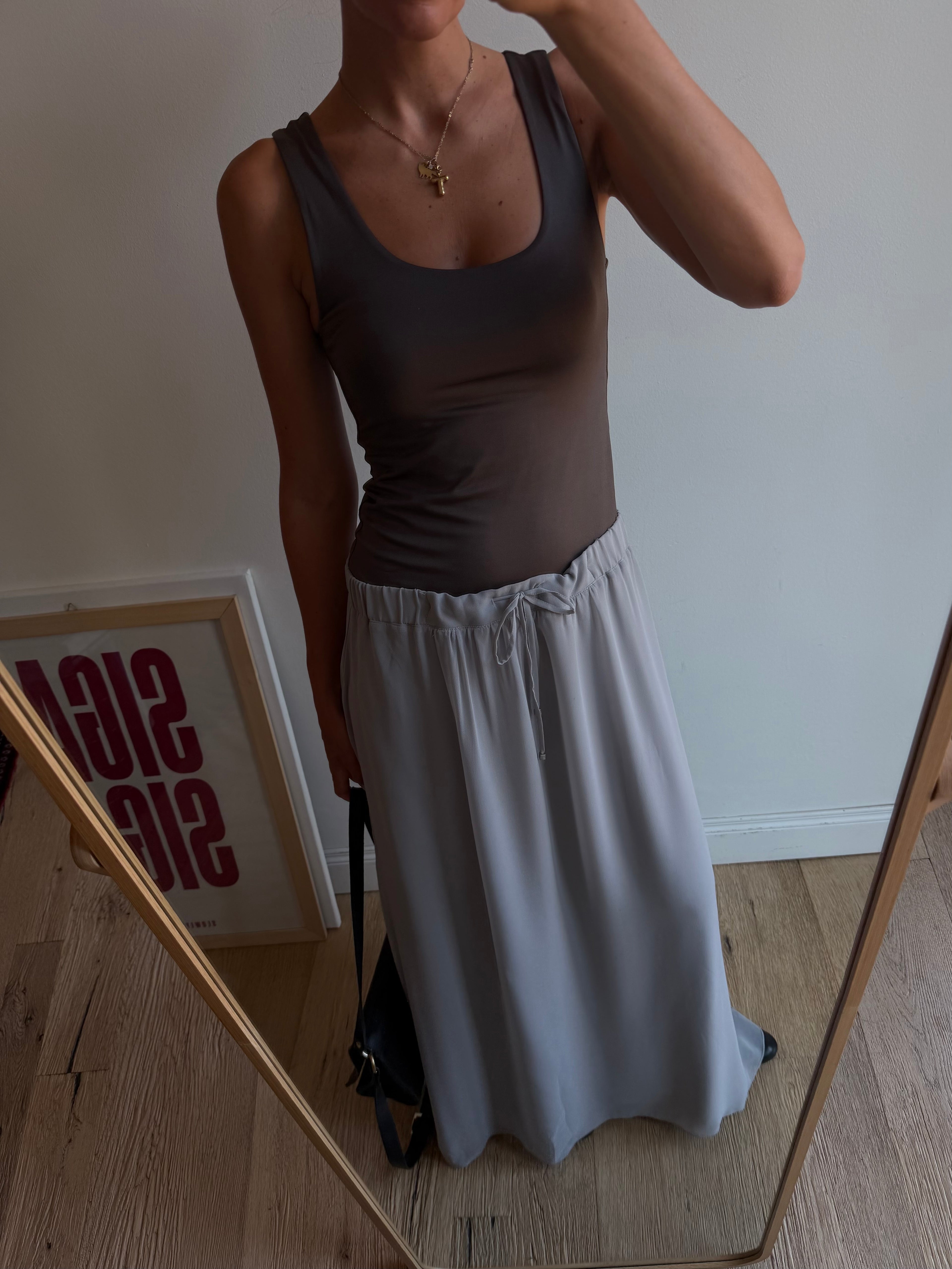 GONNA GRIGIA IN VOILE