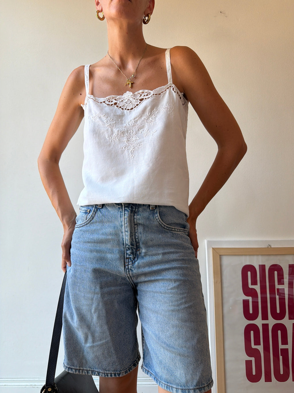 TOP IN LINO RICAMATO