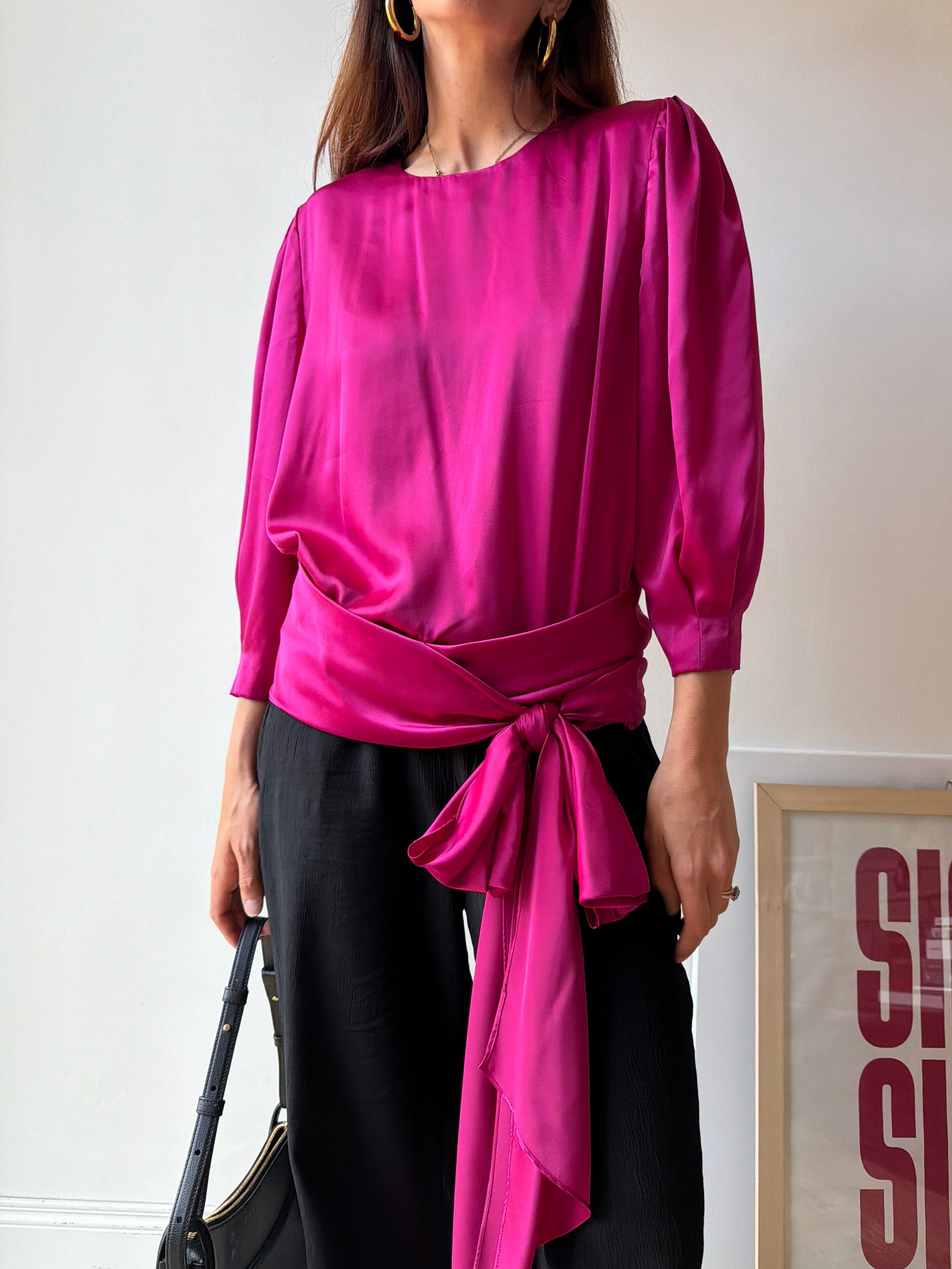 BLUSA FUCSIA CON FIOCCO
