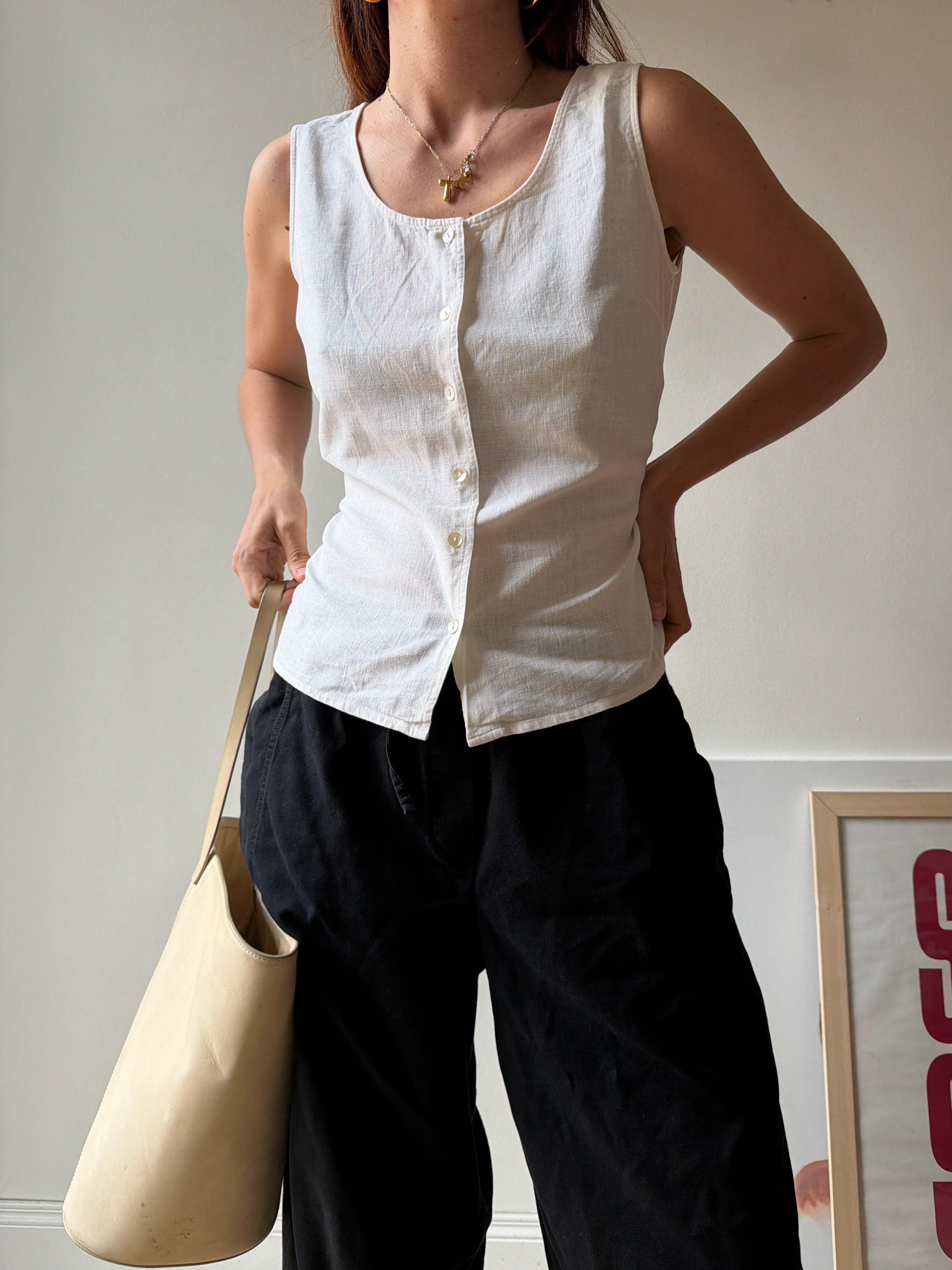 TOP IN LINO CON BOTTONCINI