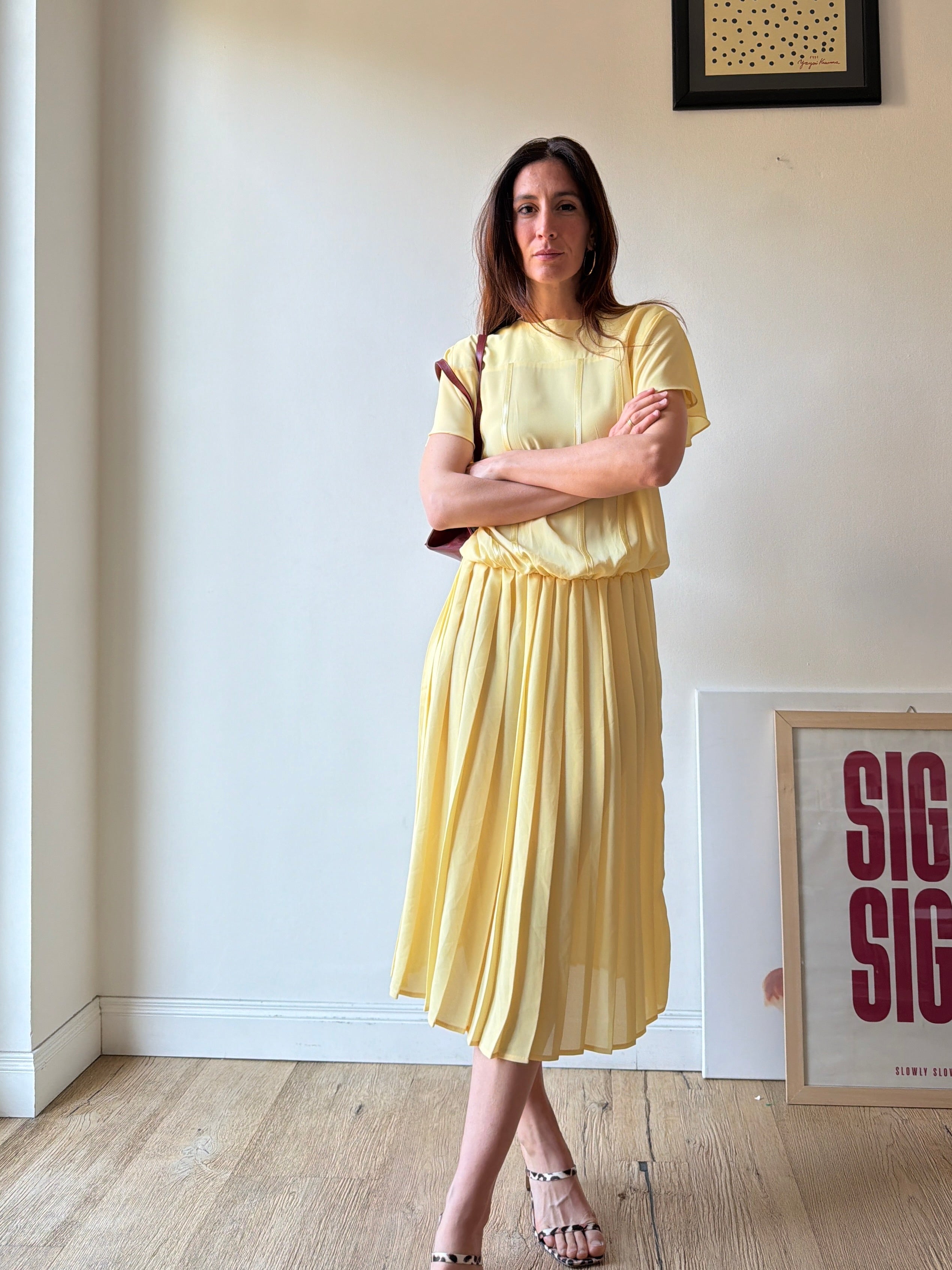 ABITO GIALLO BANANA PLISSE'