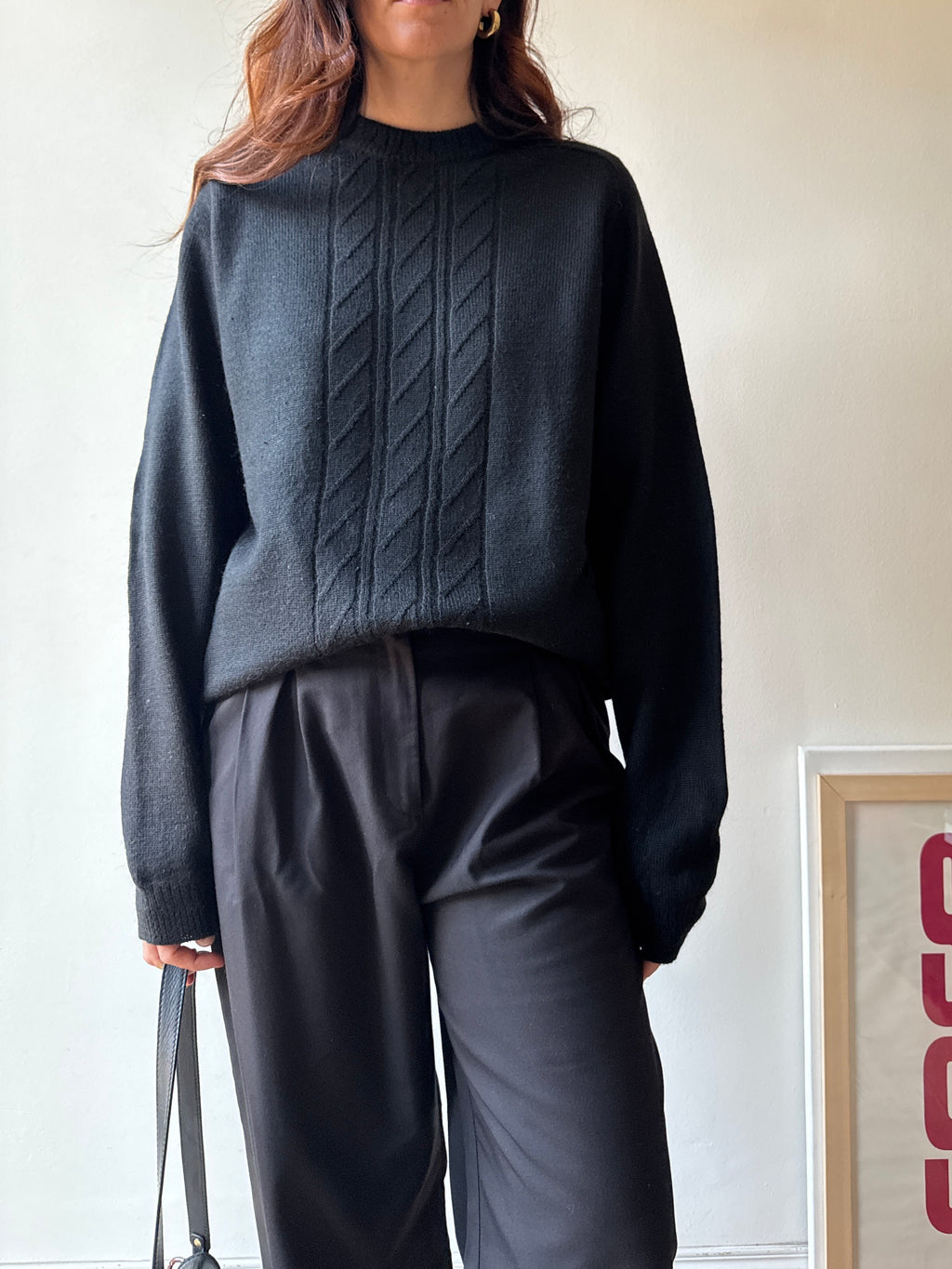 MAGLIONE NERO CON TRECCE