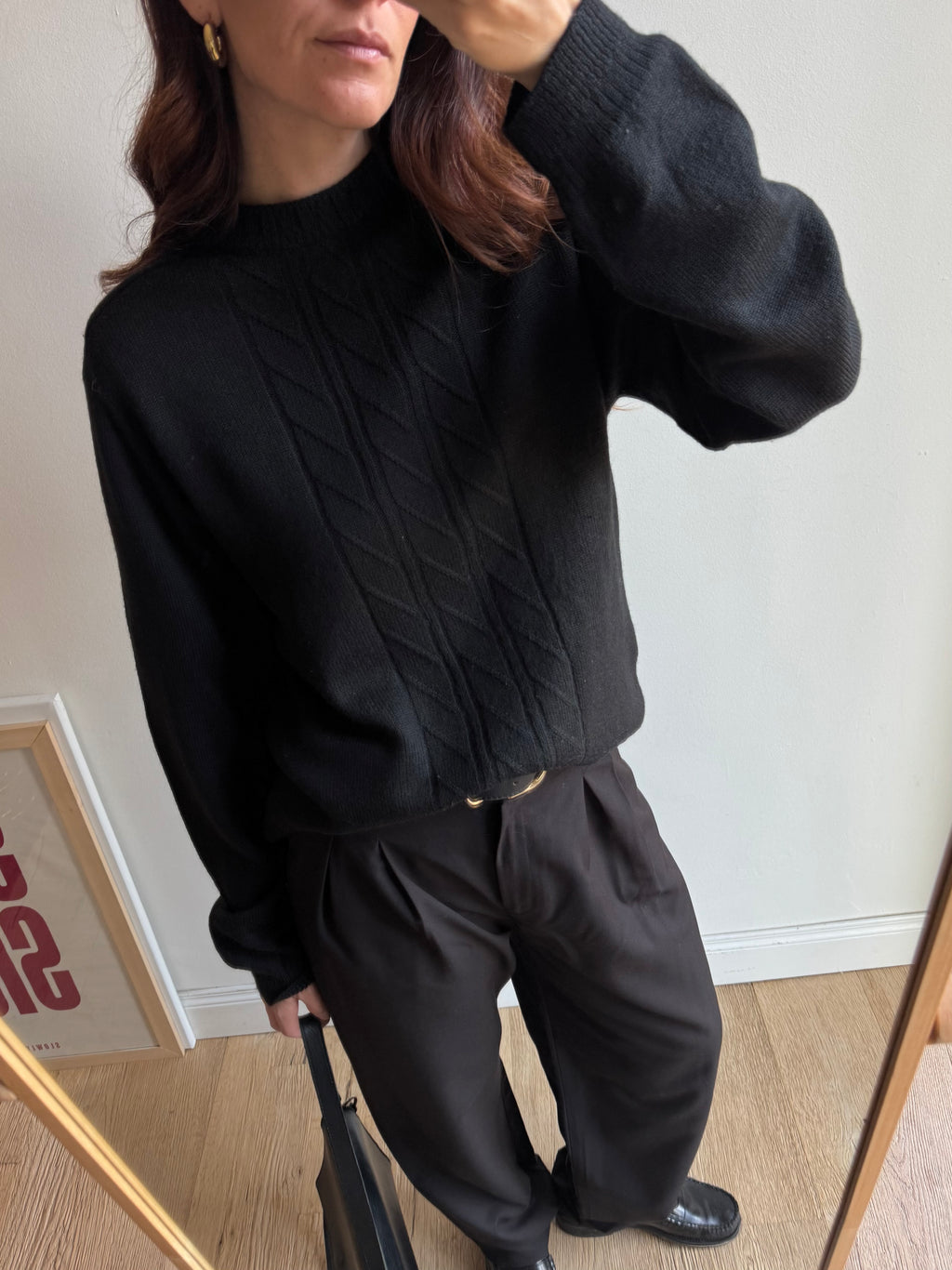 MAGLIONE NERO CON TRECCE