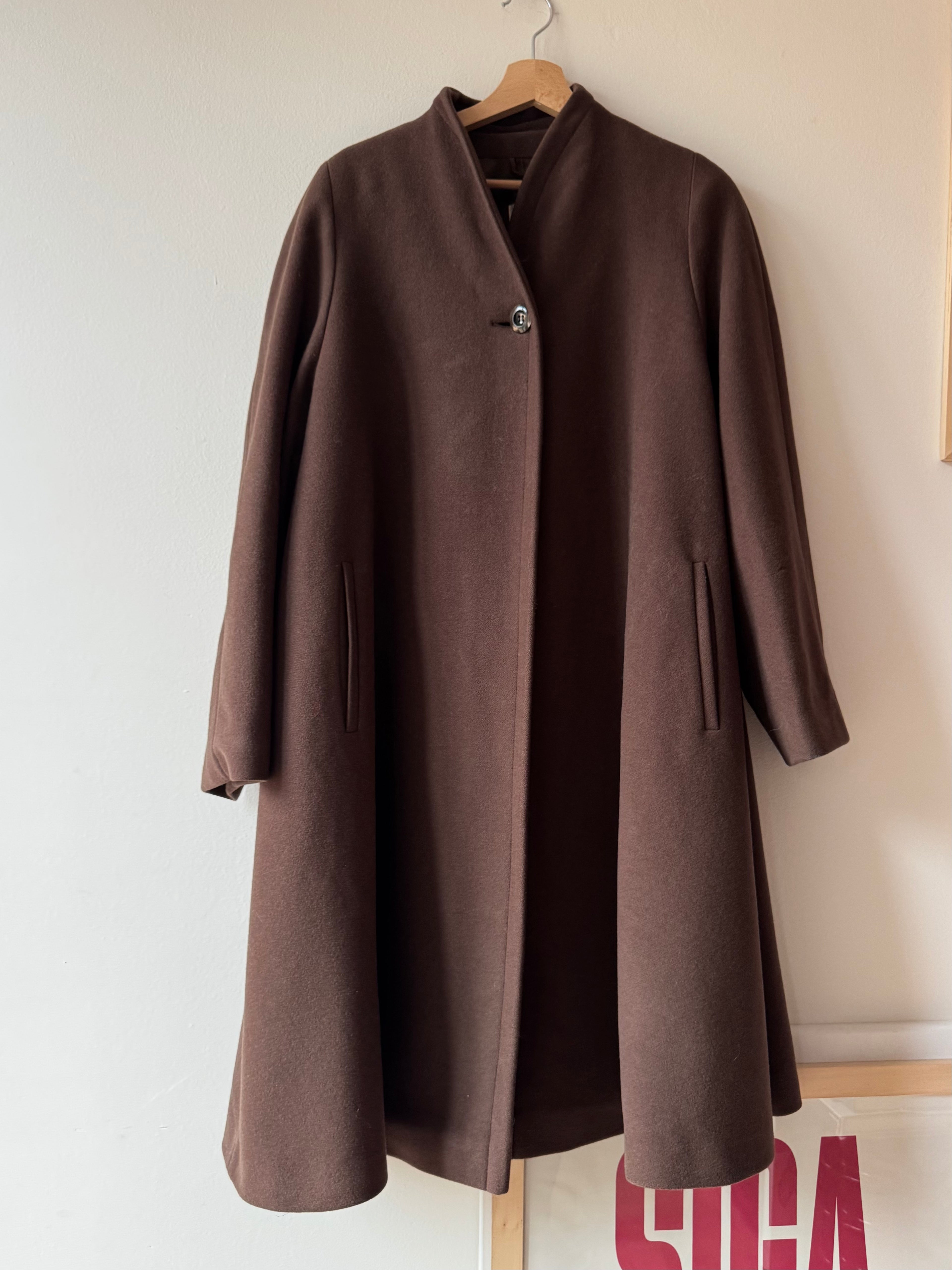 CAPPOTTO MARRONE A CASCATA