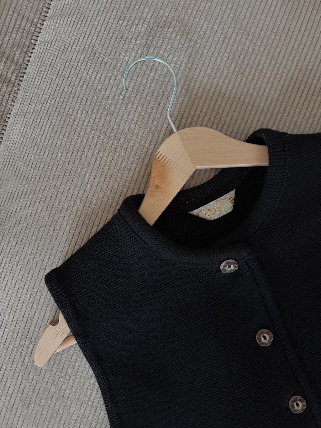 GILET NERO IN LANA