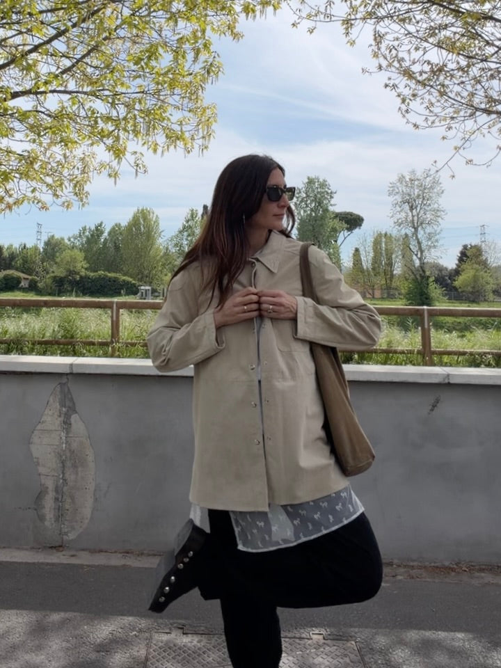 CAMICIA IN SUEDE SABBIA